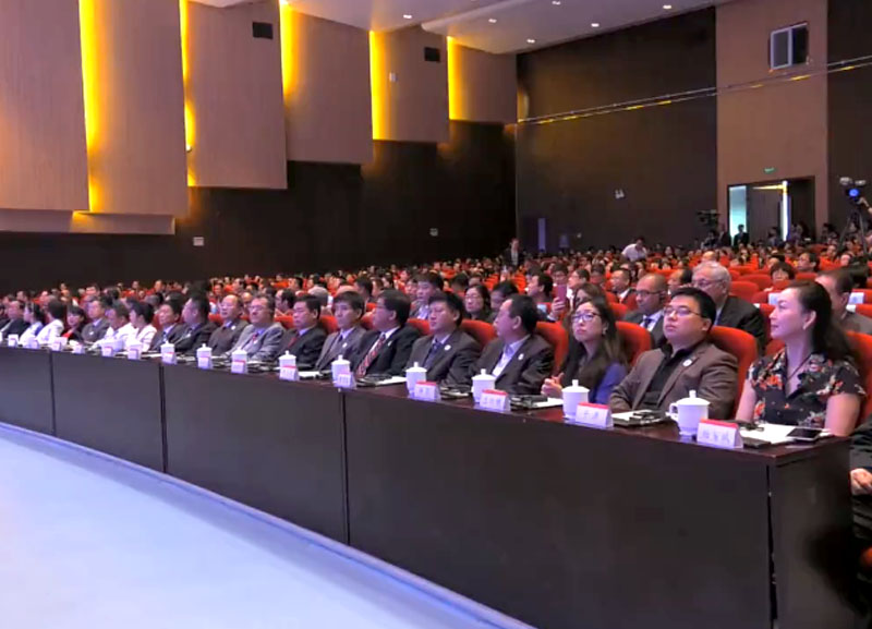 每個(gè)婦女，每個(gè)兒童啟動(dòng)儀式